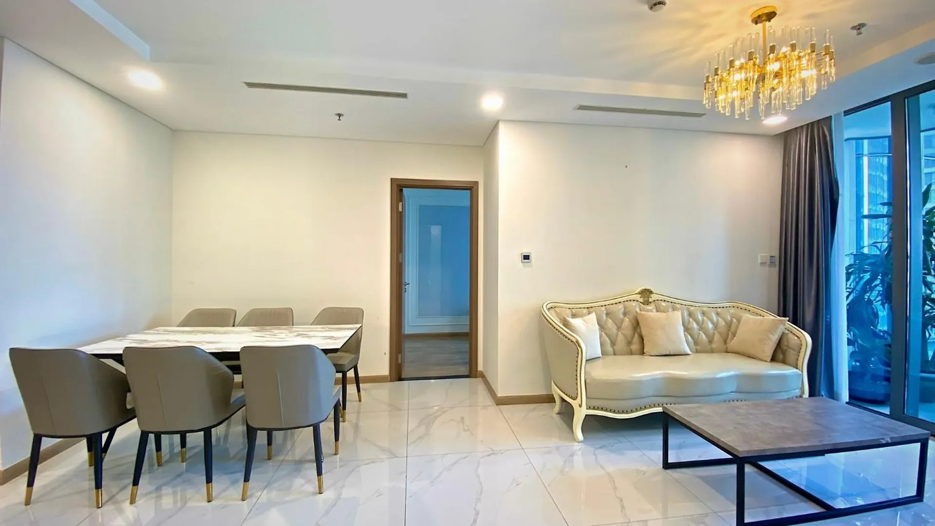 Apartment Landmark 81 & Vinhomes Urban Ho Chi Minh City