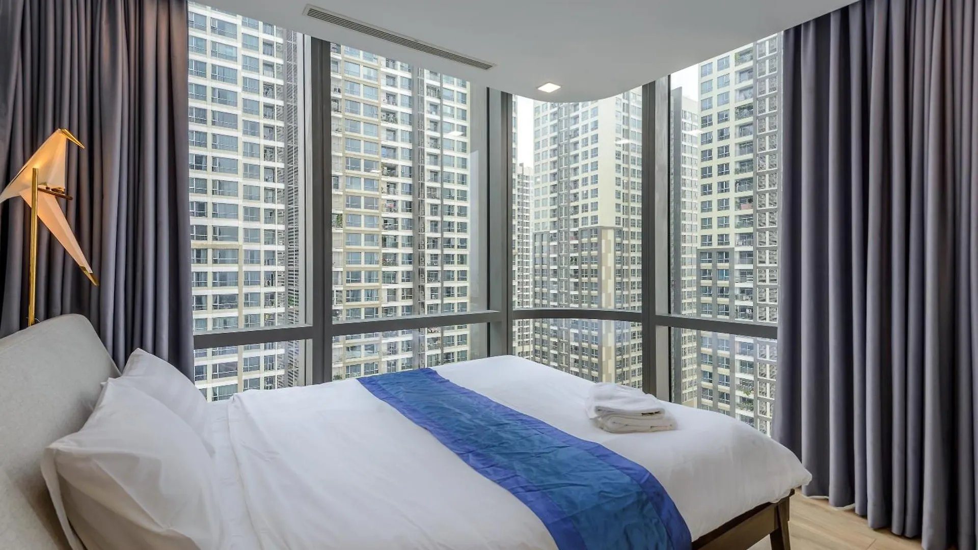 Apartment Landmark 81 & Vinhomes Urban Ho Chi Minh City