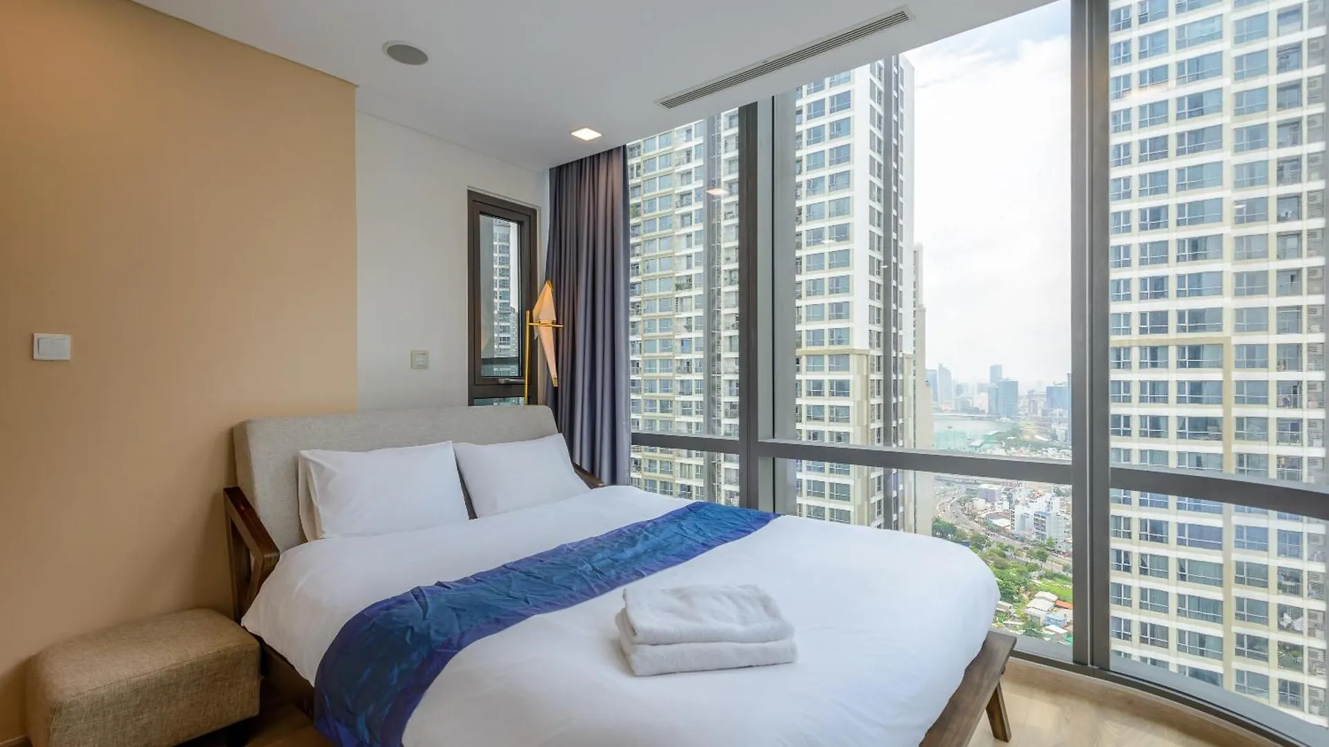 Apartment Landmark 81 & Vinhomes Urban Ho Chi Minh City