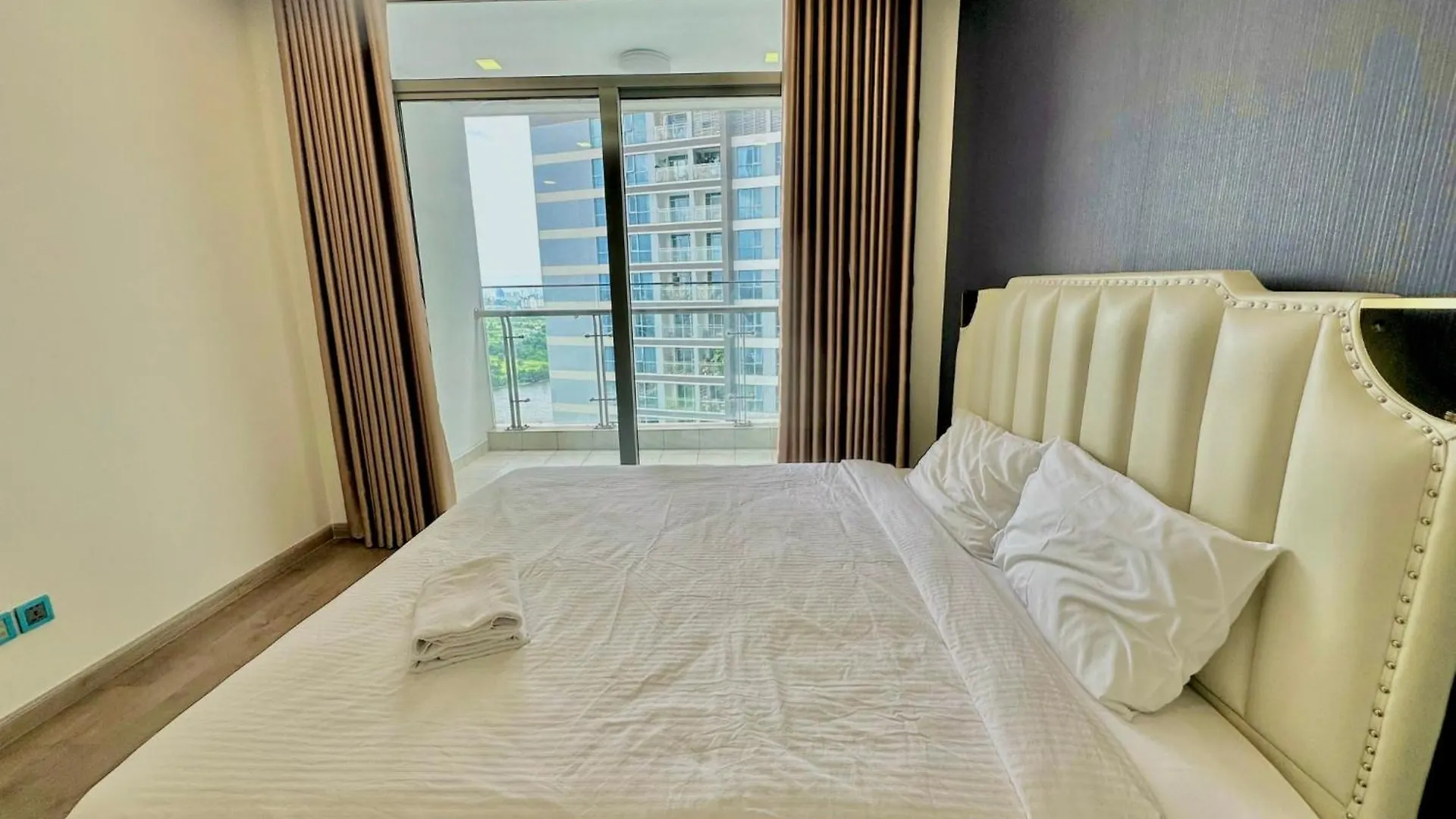 Landmark 81 & Vinhomes Urban Ho Chi Minh City Apartment