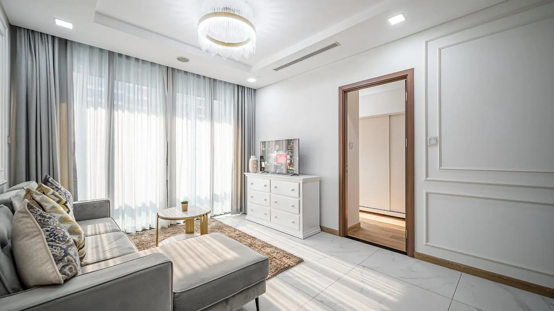 Apartment Landmark 81 & Vinhomes Urban Ho Chi Minh City
