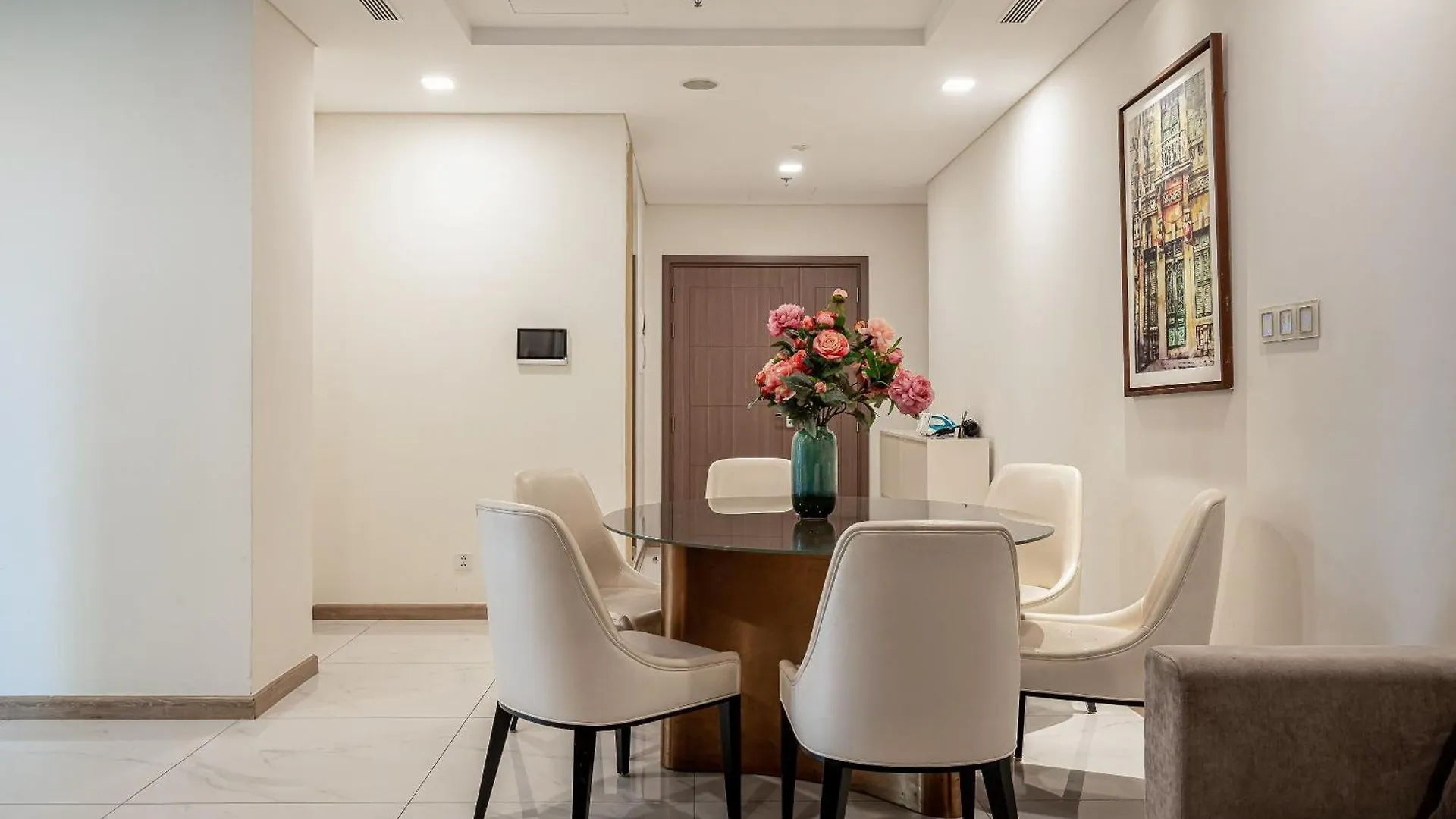 Landmark 81 & Vinhomes Urban Ho Chi Minh City Apartment