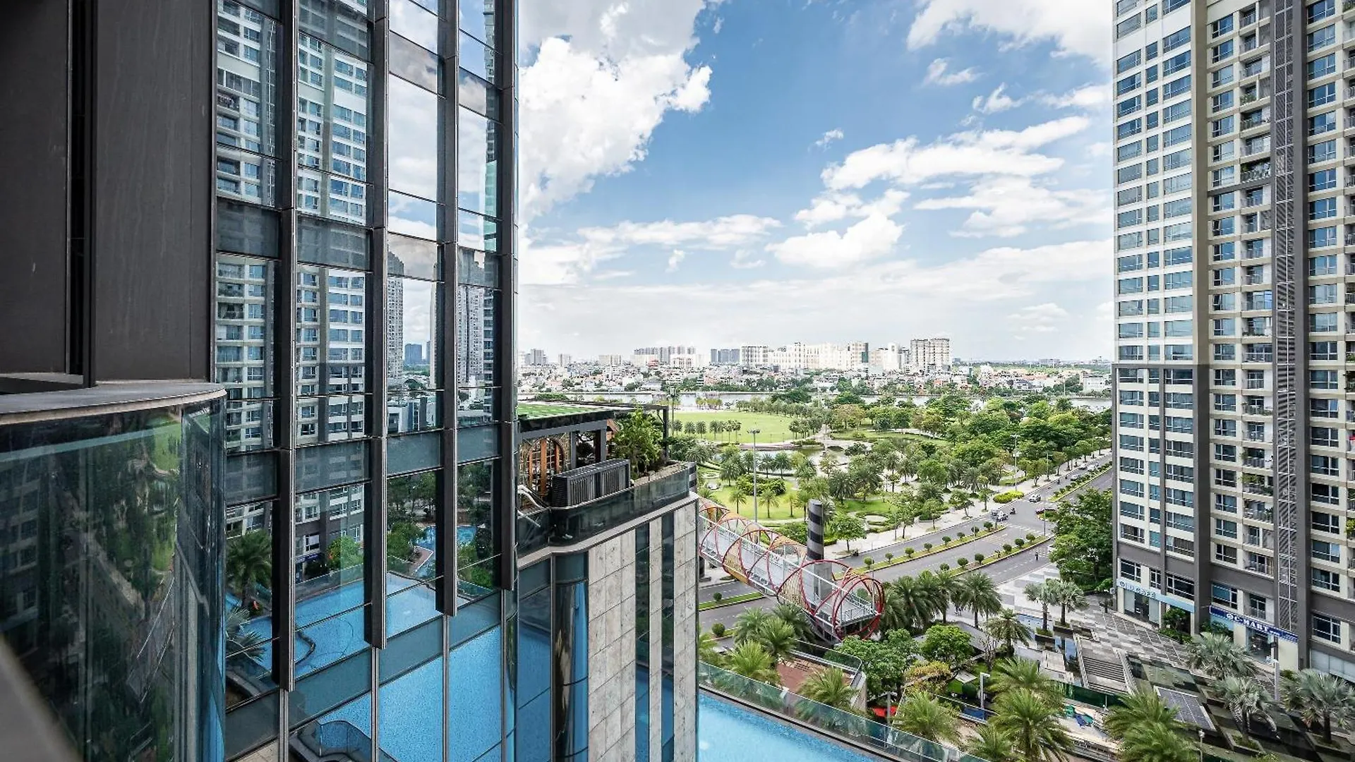 Apartment Landmark 81 & Vinhomes Urban Ho Chi Minh City