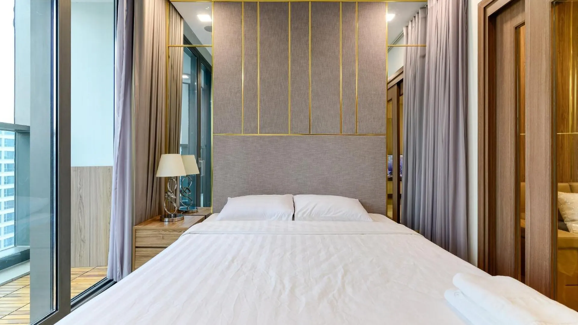 Apartment Landmark 81 & Vinhomes Urban Ho Chi Minh City