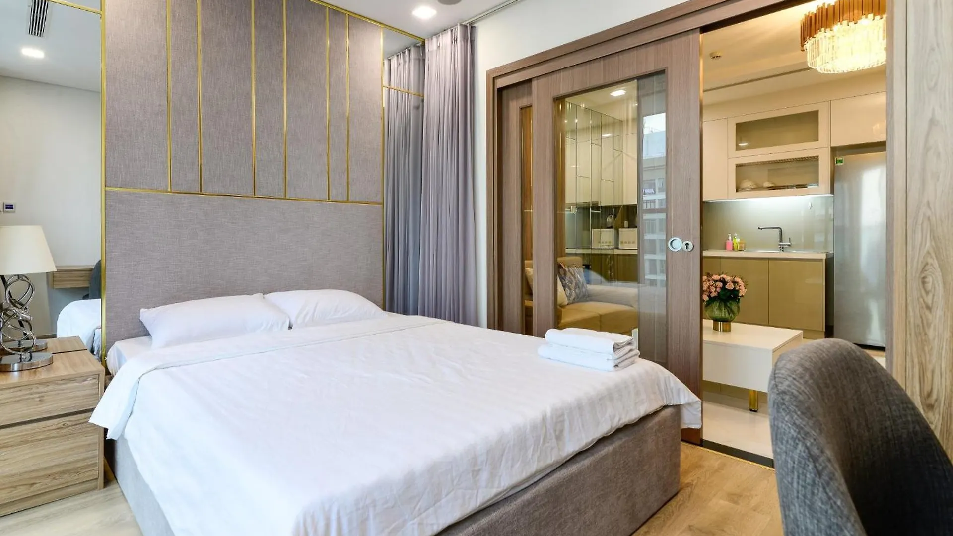 Apartment Landmark 81 & Vinhomes Urban Ho Chi Minh City