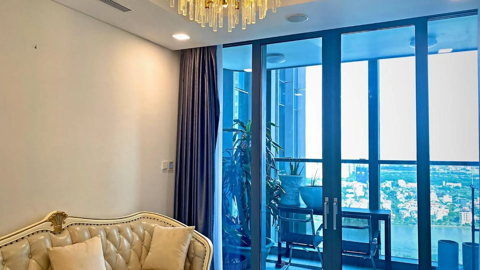 Apartment Landmark 81 & Vinhomes Urban Ho Chi Minh City