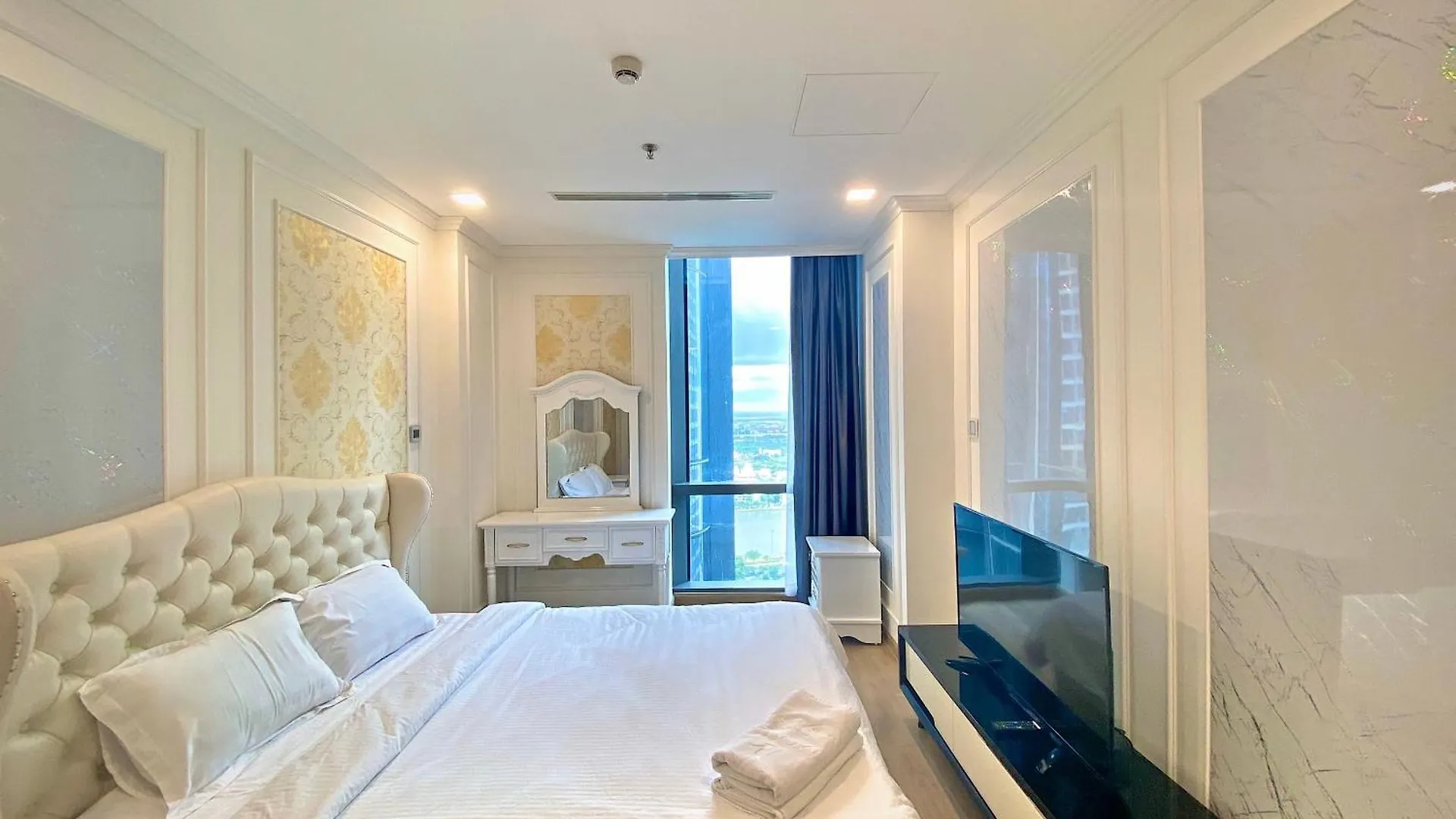 Landmark 81 & Vinhomes Urban Ho Chi Minh City 0*,  Vietnam