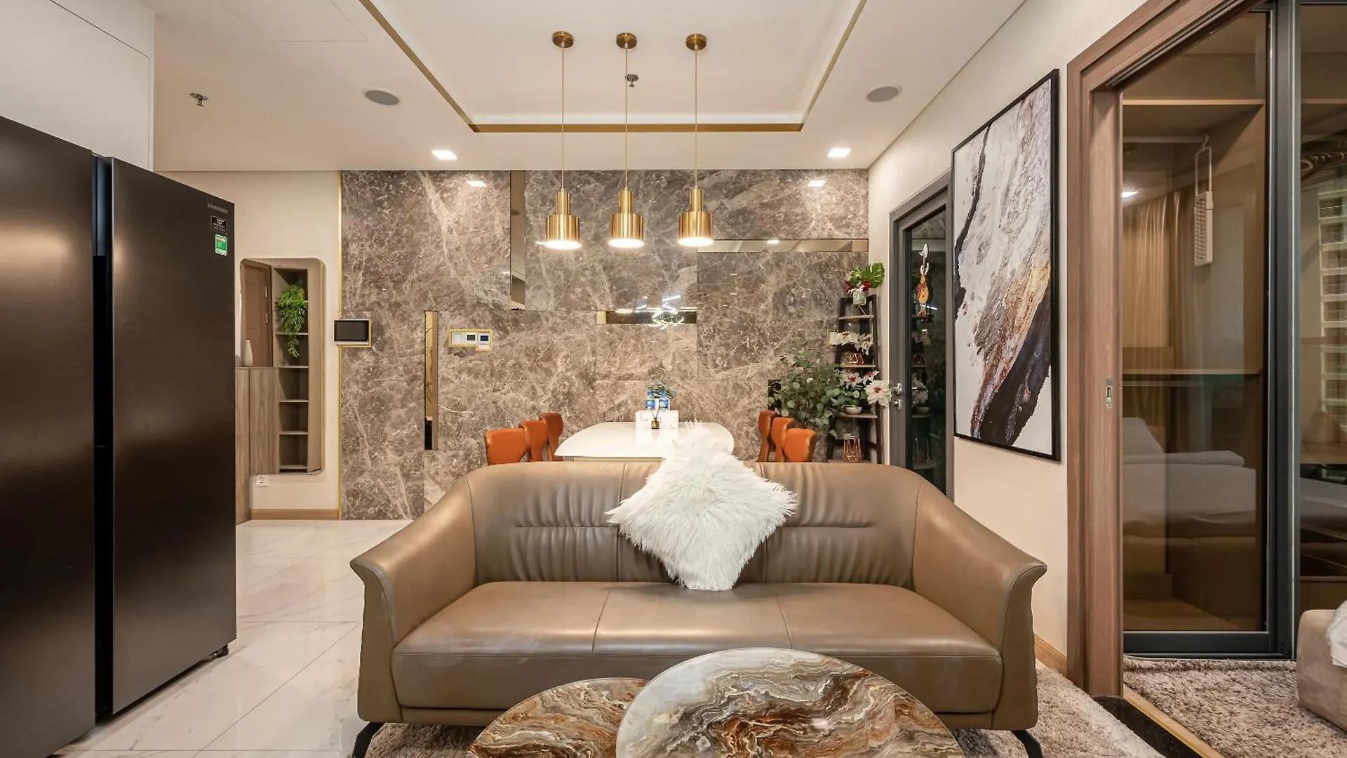 Landmark 81 & Vinhomes Urban Ho Chi Minh City Apartment