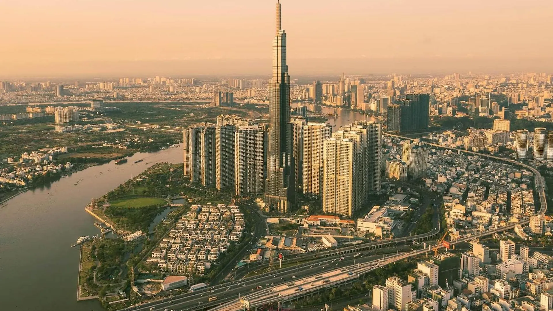Landmark 81 & Vinhomes Urban Ho Chi Minh City Apartment