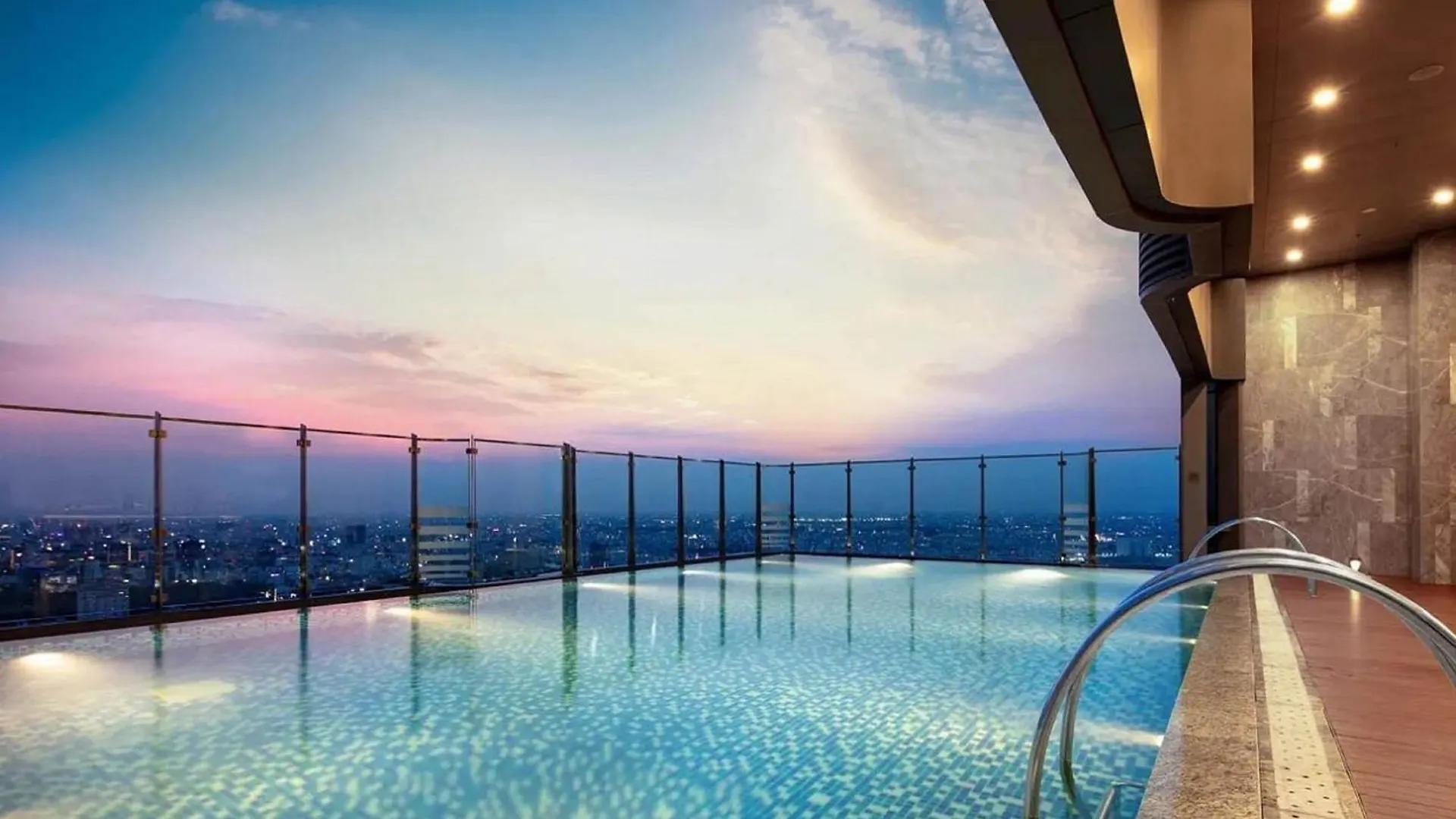 Landmark 81 & Vinhomes Urban Ho Chi Minh City Apartment